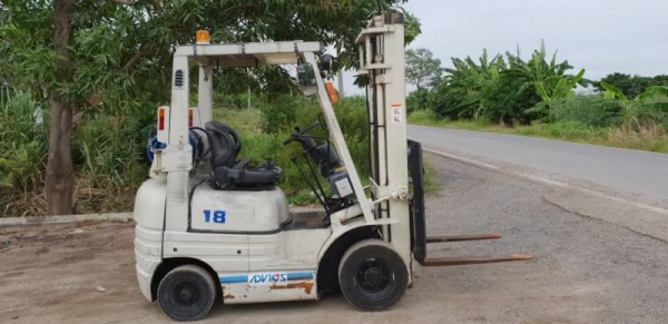 ขายด่วนรถยกTOYOTA6FG18ยก2ตันเสาสูง3.5เมตรยกจริงได้ถึง2.2ตันรถนอกนำเข้ายังไม่เคยใช้งานในเมืองไทยเลย