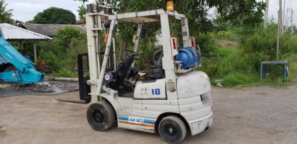 ขายด่วนรถยกTOYOTA6FG18ยก2ตันเสาสูง3.5เมตรยกจริงได้ถึง2.2ตันรถนอกนำเข้ายังไม่เคยใช้งานในเมืองไทยเลย