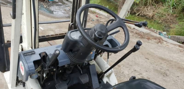 ขายด่วนรถยกTOYOTA6FG18ยก2ตันเสาสูง3.5เมตรยกจริงได้ถึง2.2ตันรถนอกนำเข้ายังไม่เคยใช้งานในเมืองไทยเลย