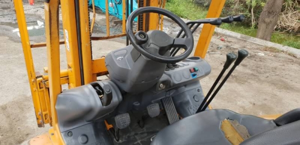 ขายด่วนรถยกKOMATSU FG15-18 ยกได้1.5ตันยกสูง4.7เมตรยางหน้าคู้รถนอกเพิ่งนำเข้ามายังไม่เคยใช้งานในเมืองไทยเลย ขายด่วนรถยกKOMATSU FG15-18 ยกได้1.5ตันยกสูง4.7เมตรยางหน้าคู้รถนอกเพิ่งนำเข้ามายังไม่เคยใช้งานในเมืองไทยเลย