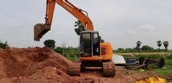 ขาย 720,000 HITACHI EX 135 UR  เครื่องดี ปั๊มแรง เอวแน่น แอร์หนาว รถเก่านอก ไฟฟ้าครบ เอกสารอินวอยท์ รถอยู่ นครปฐม 090-772-3710 090-772-3708