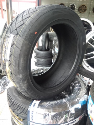ยางลายเทพ 245-45 / 275-40-18 สี่เส้น 9500 บาท