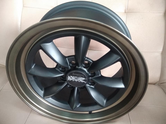 แม็กใหม่ลายกล้วย ขอบ 15 ราคา 4 วง 8900 บาท