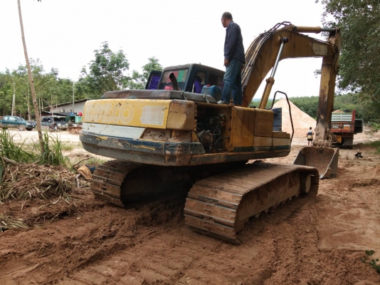 ขายรถแบคโฮ KOBELCO SK200-3 ขายรถแบคโฮ KOBELCO SK200-3