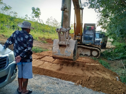 ขายรถแบคโฮ KOBELCO SK200-3 ขายรถแบคโฮ KOBELCO SK200-3