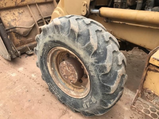 ขาย 265,000 รถตักหน้าขุดหลัง  CATTERPILAR 428B เครื่องดี เกียร์แรง สภาพพร้อมใช้ เอกสารชื้อขาย  รถอยู่ โคราช โทร 0610710295