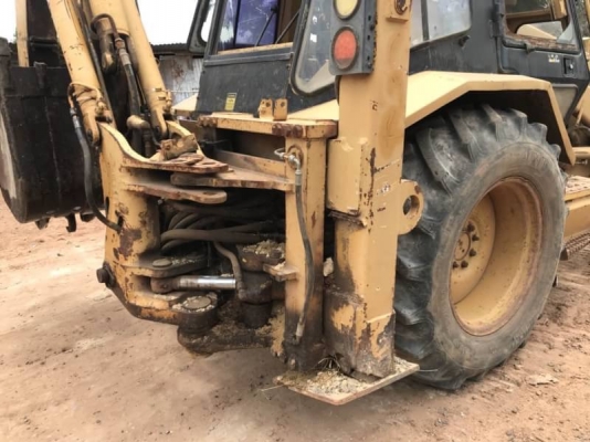 ขาย 265,000 รถตักหน้าขุดหลัง  CATTERPILAR 428B เครื่องดี เกียร์แรง สภาพพร้อมใช้ เอกสารชื้อขาย  รถอยู่ โคราช โทร 0610710295