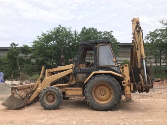 ขาย 265,000 รถตักหน้าขุดหลัง  CATTERPILAR 428B เครื่องดี เกียร์แรง สภาพพร้อมใช้ เอกสารชื้อขาย  รถอยู่ โคราช โทร 0610710295