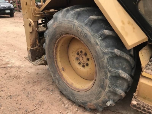 ขาย 265,000 รถตักหน้าขุดหลัง  CATTERPILAR 428B เครื่องดี เกียร์แรง สภาพพร้อมใช้ เอกสารชื้อขาย  รถอยู่ โคราช โทร 0610710295