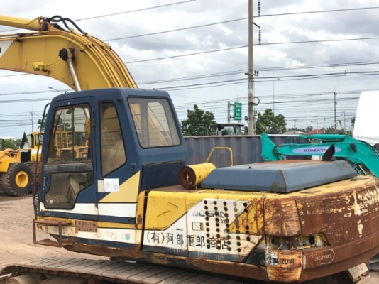 ขายรถขุด KOBELCO SK220 MARK 3 หัวแม่เหล็ก รถนอกนำเข้าเองจากญี่ปุ่น สภาพสวยพร้อมใช้ มีVDOการทำงานครับ