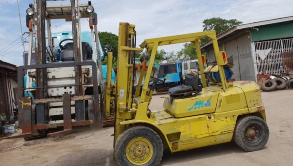 ขายด่วนรถยกMITSUBISHI FG35-18 ยก4ตันเพาเวอรเสาสูง3เมตรเกียออโต้งาสไลย์ยกให้ดูของหนัก4ตันสบายๆๆจริงๆรถนอกนำเข้ายังไม่เคยใช้งานในเมืองไทยเลย