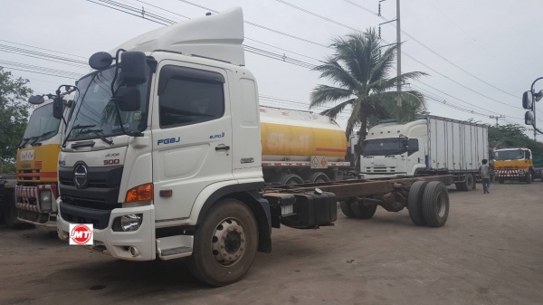 HINO 240 ปี 59 หัวคัสซี ยาว 8.7 ม. HINO 240 ปี 59 หัวคัสซี ยาว 8.7 ม.