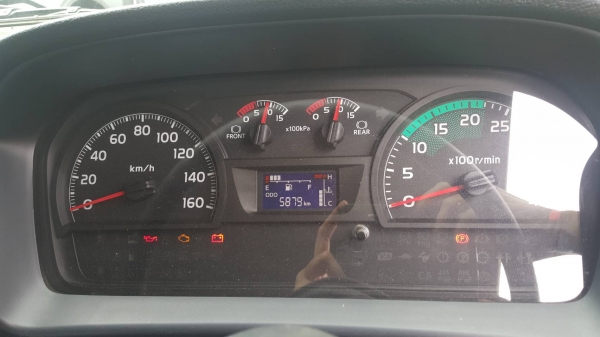 HINO 240 ปี 59 หัวคัสซี ยาว 8.7 ม. HINO 240 ปี 59 หัวคัสซี ยาว 8.7 ม.