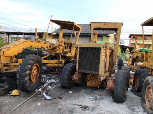 ขายซากรถเกรด 3 คัน ขายซากรถเกรด 3 คัน