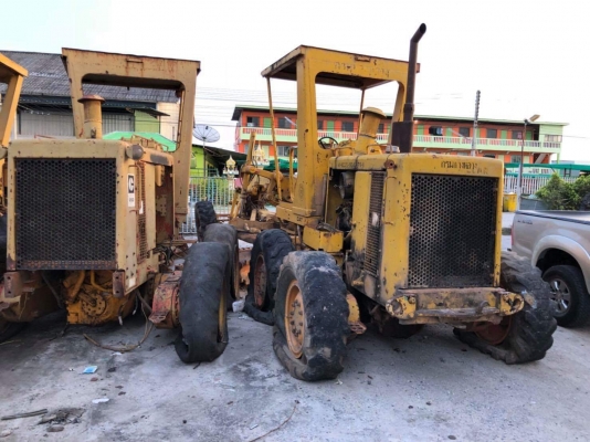 ขายซากรถเกรด 3 คัน ขายซากรถเกรด 3 คัน