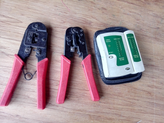 คีมย้ำสายแลนด์/สายโทรศัพท์ (RJ11/RJ45 )