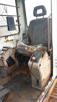 มาแล้ว IHTACHI สาวกเครื่องเดิมปั้มเดิม ขาย 465,000 HITACHI EX 200-1 เครื่องเดิมดี ปั้มเดิมแรง เอวมีขยับนิดๆๆ โซ่พอใช้ รอนเลอร์ดี เล่มทะเบียน รถอยู่ ขอนแก่น  064-191-1112