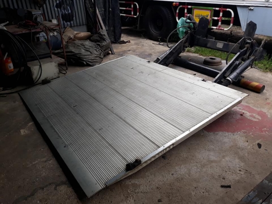 ขายลิพท์ท้าย ฝาท้ายไฮโดรลิค ยกได้ 2.5ตัน