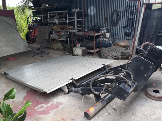 ขายลิพท์ท้าย ฝาท้ายไฮโดรลิค ยกได้ 2.5ตัน