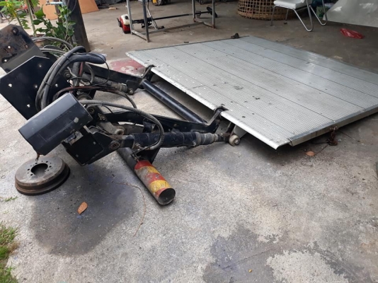 ขายลิพท์ท้าย ฝาท้ายไฮโดรลิค ยกได้ 2.5ตัน