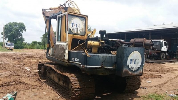 ขาย 275,000 KOMATSU pc 120-3 บูมอามยาว 14 ม. เครื่องดี ปั๊มดี เอวแน่น ช่วงล่างดี พร้อมใช้งาน รถอยู่ ร้อยเอ็ด 090-772-3710 090-772-3708