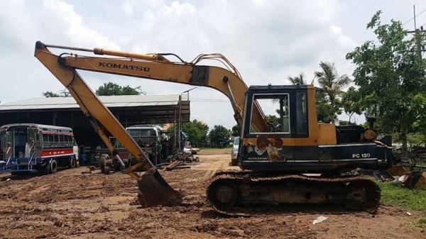 ขาย 275,000 KOMATSU pc 120-3 บูมอามยาว 14 ม. เครื่องดี ปั๊มดี เอวแน่น ช่วงล่างดี พร้อมใช้งาน รถอยู่ ร้อยเอ็ด 090-772-3710 090-772-3708