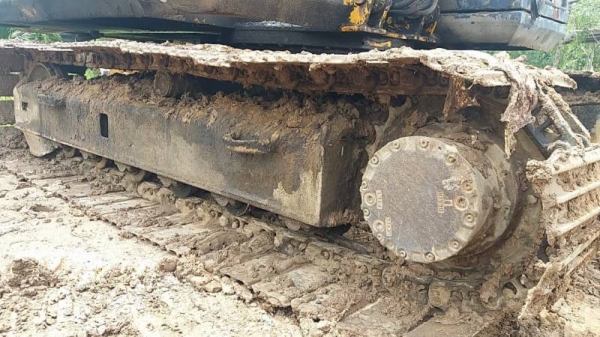 ขาย 275,000 KOMATSU pc 120-3 บูมอามยาว 14 ม. เครื่องดี ปั๊มดี เอวแน่น ช่วงล่างดี พร้อมใช้งาน รถอยู่ ร้อยเอ็ด 090-772-3710 090-772-3708