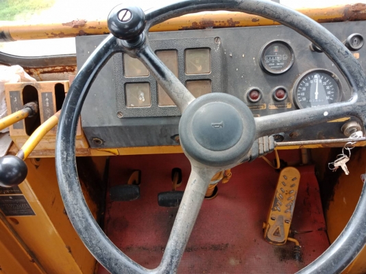 รถตัก เก่านอก ขายถูก KOMATSU 510 กรองเดี่ยว ซีเรียลสูง นำเข้าจากญี่ปุ่น โทร.090-986-2521 อ๊อบ