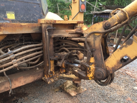 ขายรถตัก Cat428 หน้าตัก หลังขุด ขายถูกๆ ครับ ท่านใดต้องการเอาไว้ใช่งานเชิญ ครับ