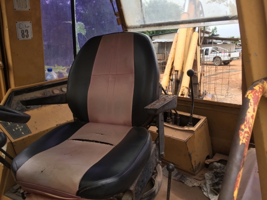 ขายรถตัก Cat428 หน้าตัก หลังขุด ขายถูกๆ ครับ ท่านใดต้องการเอาไว้ใช่งานเชิญ ครับ