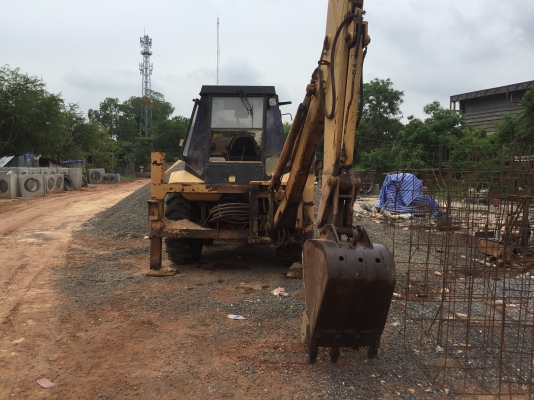 ขายรถตัก Cat428 หน้าตัก หลังขุด ขายถูกๆ ครับ ท่านใดต้องการเอาไว้ใช่งานเชิญ ครับ