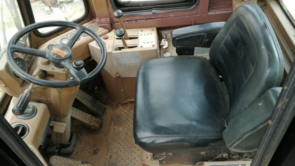 รถตัก เก่านอก ขายถูก CAT 936 เก่าญี่ปุ่นแท้ สภาพสวย ราคาไม่แพง โทร.090-986-2521 อ๊อบ