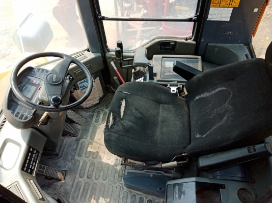 รถตัก เก่านอก ขายถูก KOMATSU WA300-3E จากญี่ปุ่นแท้ สภาพสวย พร้อมใช้งาน โทร.090-986-2521 อ๊อบ