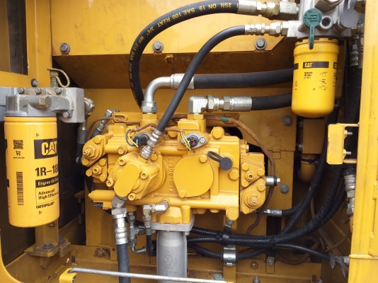 ขายด่วน CAT 318 D2L สภาพวยๆๆ ช่วงล่างเต็มๆๆ รถซื้อมาจากเมโทร ยืนตักไม้สับอย่างเดียวครับ เฟรวสวยกิ๊บ รถทำงาน 7060 ชั่วโมง เอกสารใบแจ้งจำหน่ายจากเมโทรแมชีนเนอรี่จำกัด สนใจสอบถาม 093 0764943 ครับ คุณ ตั้ม