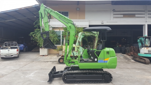 ขาย รถขุด MITSUBISHI รุ่น MM35B มือสองญี่ปุ่น แทรกเหล็ก สลัก บูทเอวแน่น 100\% เครื่อง 4สูบ ปั้มนิ้ว คอนโทรลสั้น สวยพร้อมใช้งาน มือถือ 0818753444