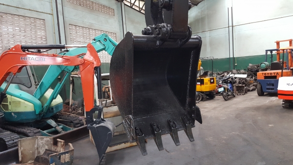 ขาย รถขุด MITSUBISHI  รุ่น ME30  มือสองญี่ปุ่น แทรกเหล็ก สลัก บูทเอวแน่น 100\% ปั้มนิ้ว คอนโทรลสั้น ทำงานไว สวยพร้อมใช้งาน มือถือ 0818753444