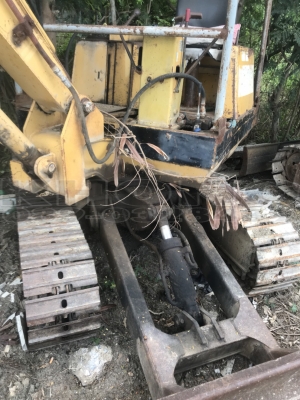 ขายด่วน รถแบคโฮ Mitsubishi  mos360 พร้อม หัวแย็ก ของ ausda รถเอวแท็ค เฟรม โซ่ ใช้งานได้ดี เครืองฟิตแล้ว สภาพใช้งานได้เลย มีเอกสารซื้อขาย เพียง 155000 บาท