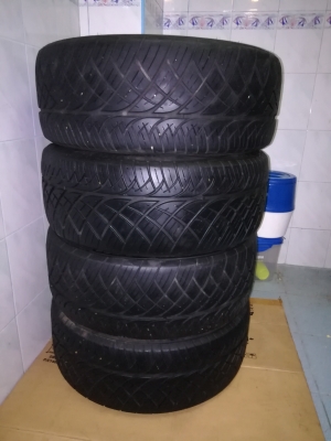 ยาง245/45/18 ปี18 สวยๆ
