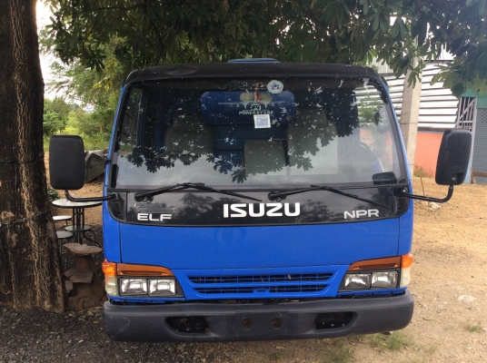 รถบรรทุกน้ำ 6 ล้อ ISUZU ถังประมาณ 6,000 ลิตร