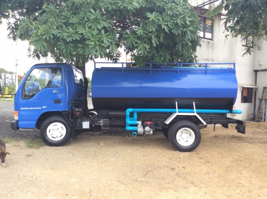 รถบรรทุกน้ำ 6 ล้อ ISUZU ถังประมาณ 6,000 ลิตร