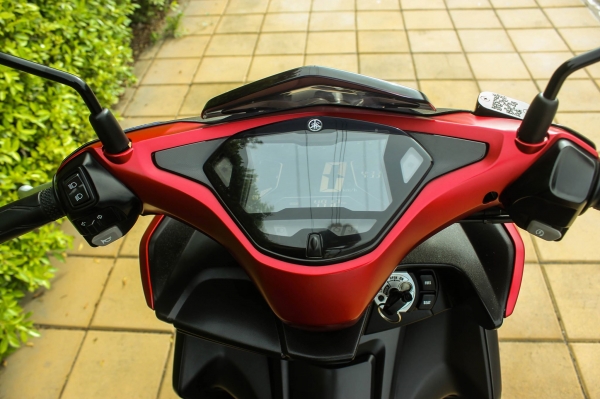 ํYAMAHA AEROX 155 สีแดง รถสวยพร้อมใช้งาน เอกสารครบเจ้าของขายเอง