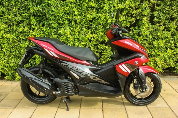 ํYAMAHA AEROX 155 สีแดง รถสวยพร้อมใช้งาน เอกสารครบเจ้าของขายเอง