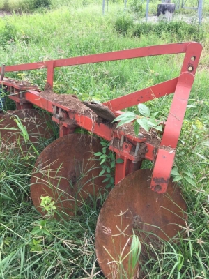 เครื่องหยอดข้าวโพด หยอด2แถว ห่าง75cm  ขายคุ กับ ผาน3