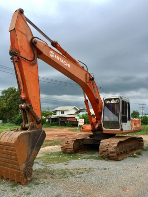 แบคโฮ Hitachi Ex200-1 ปั้มสองตอน เดิมๆบางๆไม่เคยทำสี