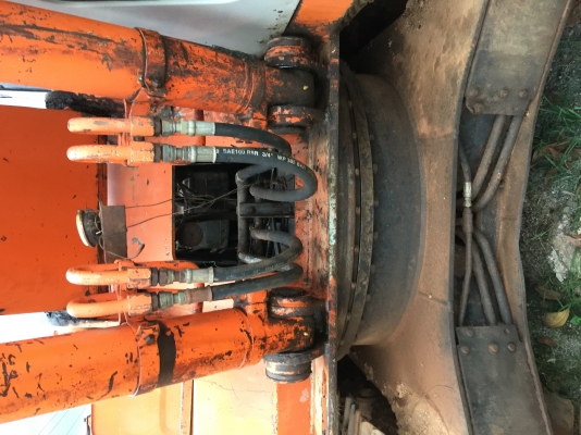 แบคโฮ Hitachi Ex200-1 ปั้มสองตอน เดิมๆบางๆไม่เคยทำสี แบคโฮ Hitachi Ex200-1 ปั้มสองตอน เดิมๆบางๆไม่เคยทำสี