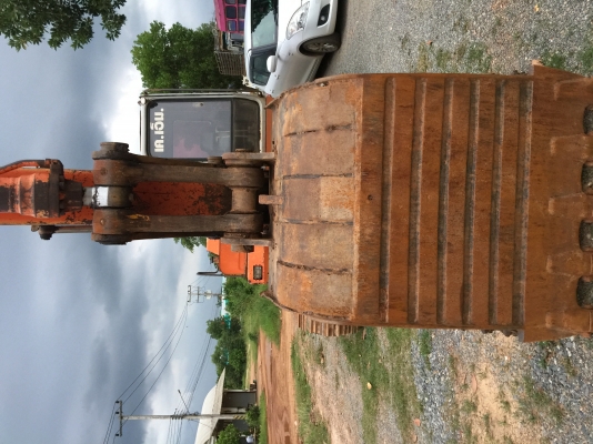 แบคโฮ Hitachi Ex200-1 ปั้มสองตอน เดิมๆบางๆไม่เคยทำสี แบคโฮ Hitachi Ex200-1 ปั้มสองตอน เดิมๆบางๆไม่เคยทำสี