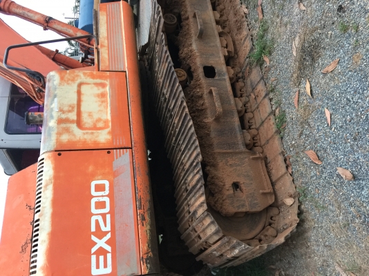 แบคโฮ Hitachi Ex200-1 ปั้มสองตอน เดิมๆบางๆไม่เคยทำสี แบคโฮ Hitachi Ex200-1 ปั้มสองตอน เดิมๆบางๆไม่เคยทำสี