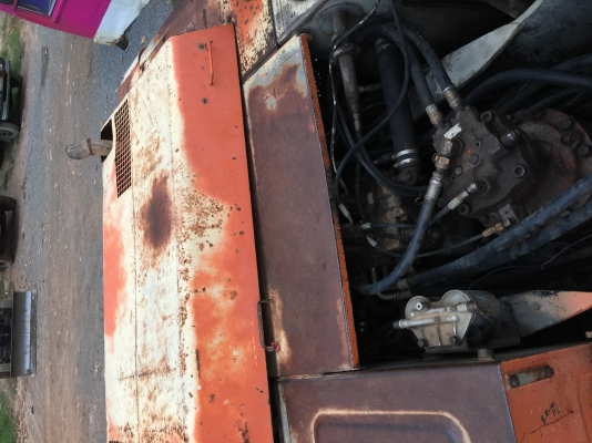 แบคโฮ Hitachi Ex200-1 ปั้มสองตอน เดิมๆบางๆไม่เคยทำสี แบคโฮ Hitachi Ex200-1 ปั้มสองตอน เดิมๆบางๆไม่เคยทำสี