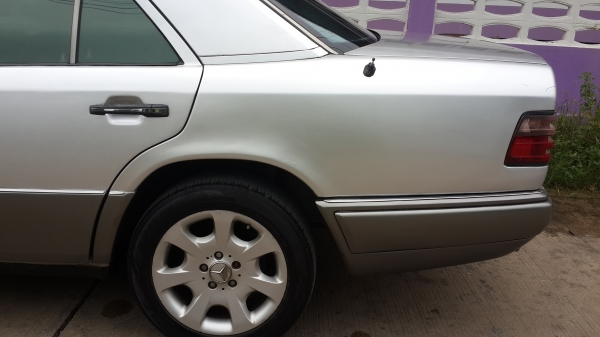 ขายรถ Benz w124 t.0639642221