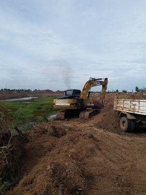 ขายรถขุดแบ็คโค SK200-3มาร์คทรี ไฟฟ้าตัด บูมสวยทำงานทุกวัน